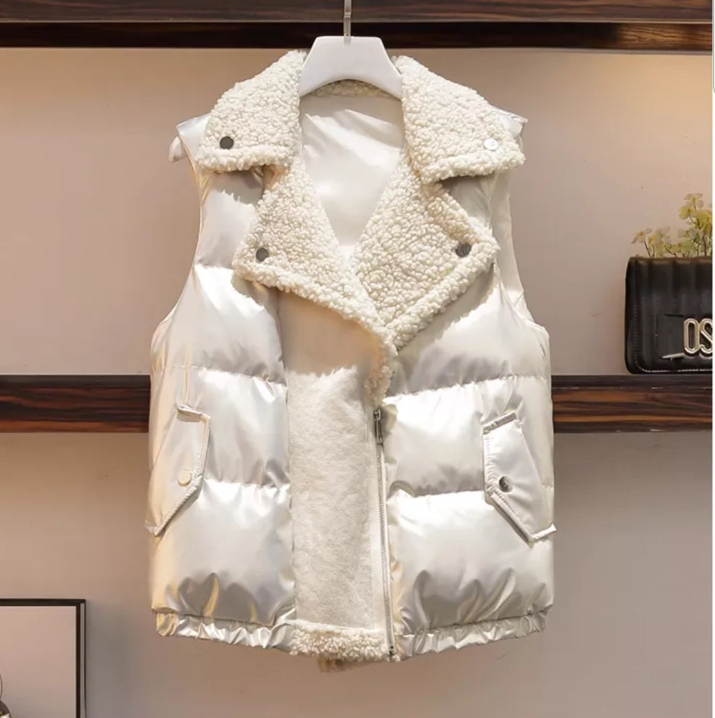 Sleeveless Jacket end Knitted Two-piece