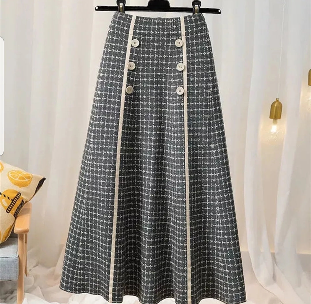 Pleated Woolen Skirt